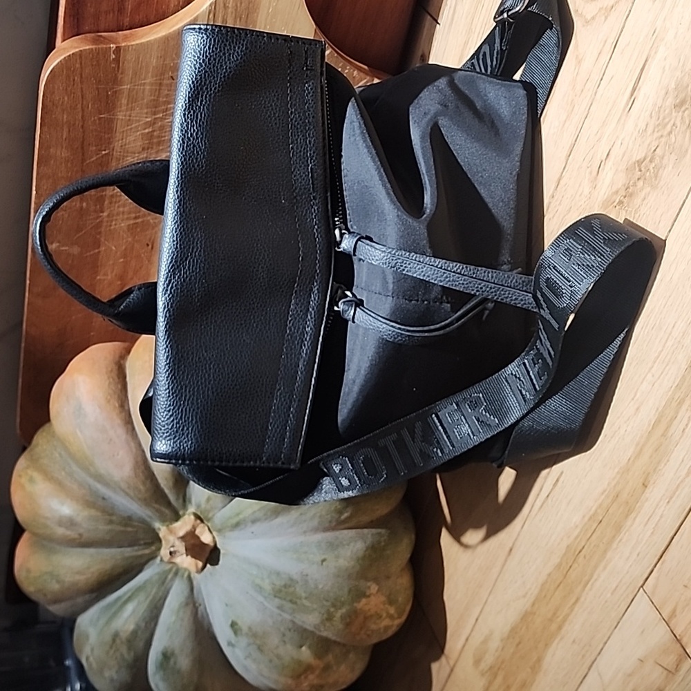 Botkier backpack